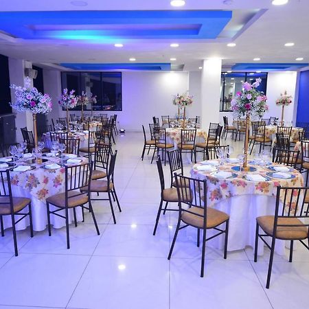 Hotel - Centro Comercial Punta Del Mar Salinas (Santa Elena) Dış mekan fotoğraf