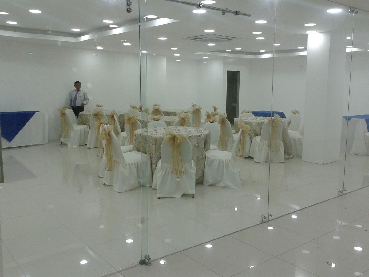 Hotel - Centro Comercial Punta Del Mar Salinas (Santa Elena) Dış mekan fotoğraf