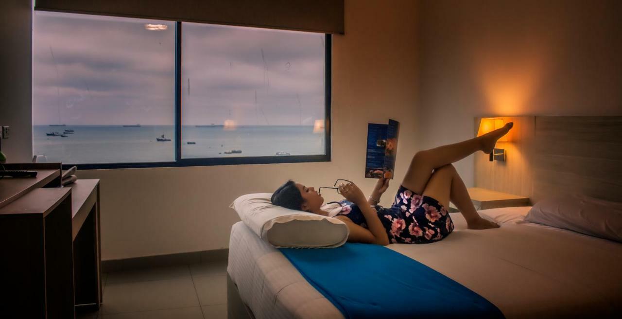 Hotel - Centro Comercial Punta Del Mar Salinas (Santa Elena) Dış mekan fotoğraf